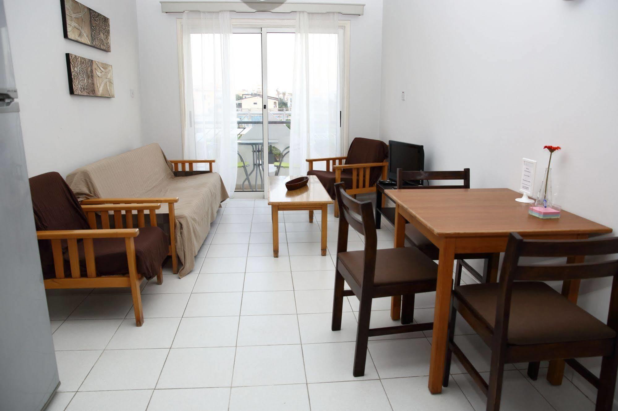 Alora Apartments Lárnaka Kültér fotó